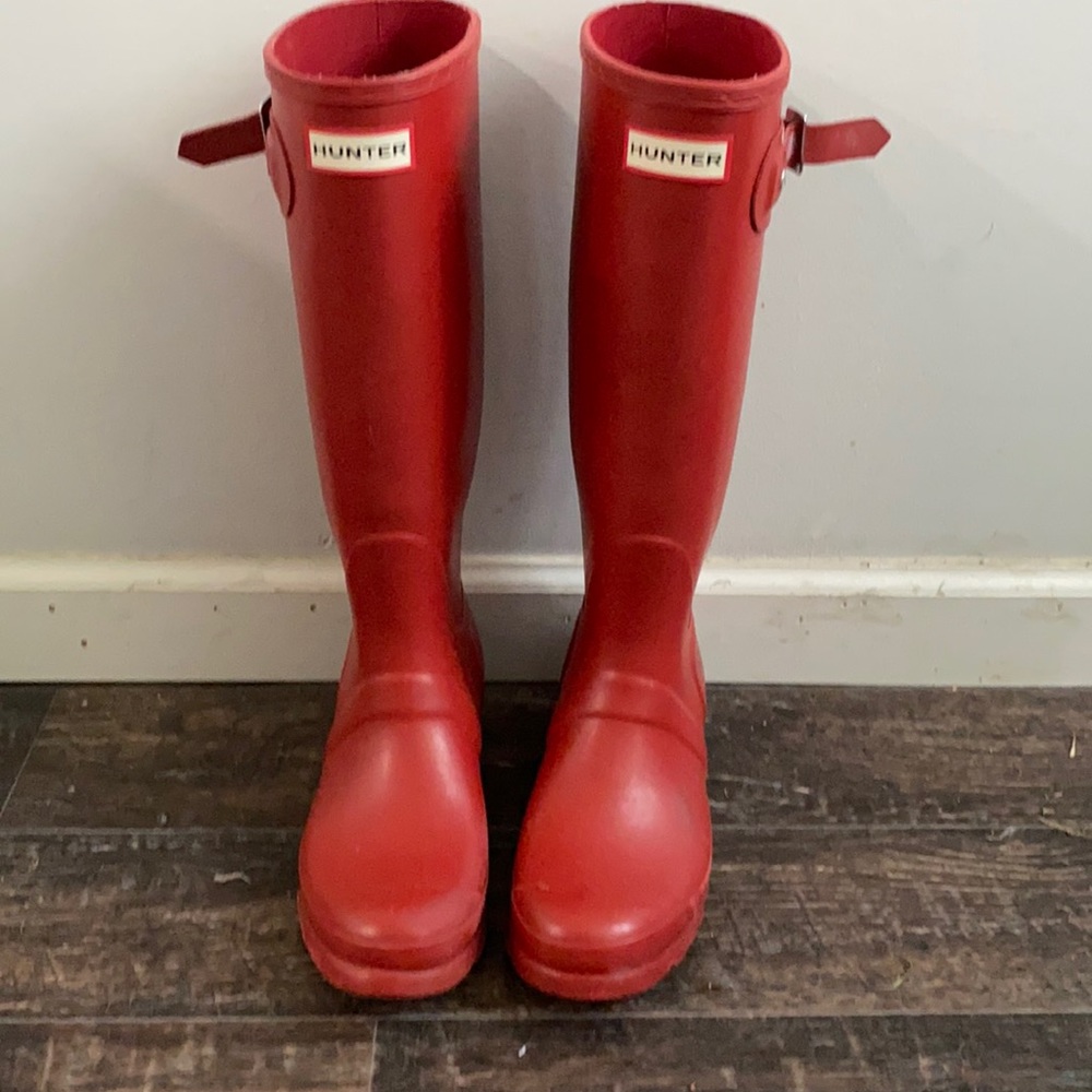 Tall Hunter Rain Boots—- Size 7